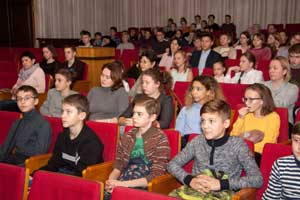 Более 500 человек собрала лекция Андрея Говердовского на тему ядерной физики.