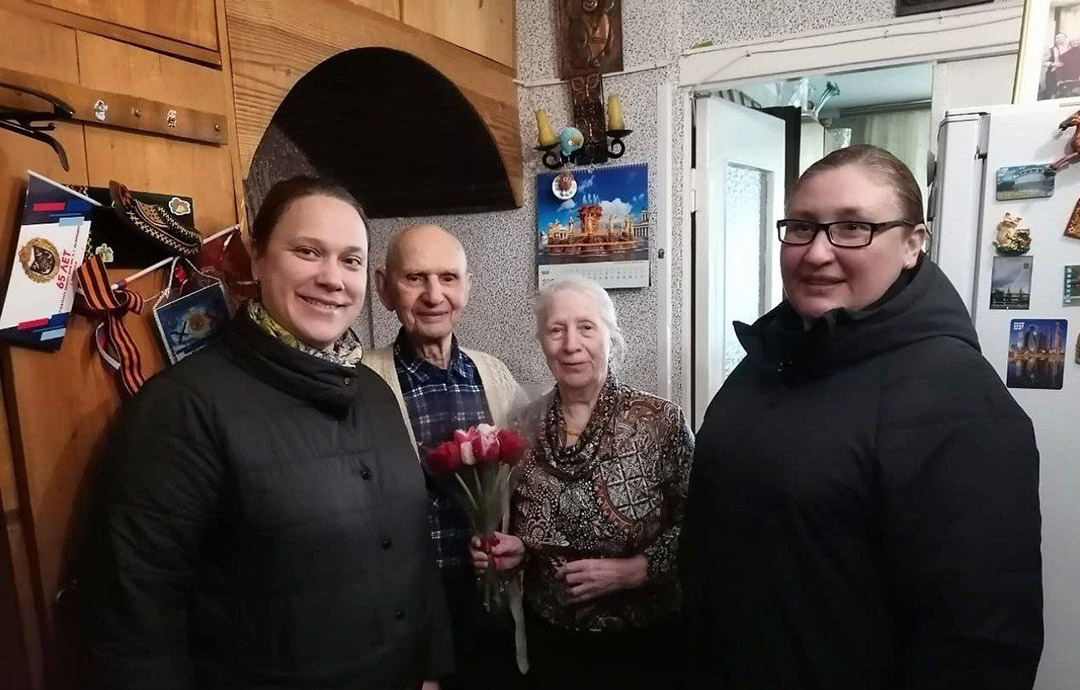 В преддверии 9 мая работники  Физико-энергетического института имени А.И. Лейпунского побывали в гостях у ветеранов, ранее работавших в институте.