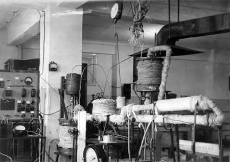 Первый циркуляционный жидкометаллический стенд со сплавом свинец-висмут. 1951 г.
